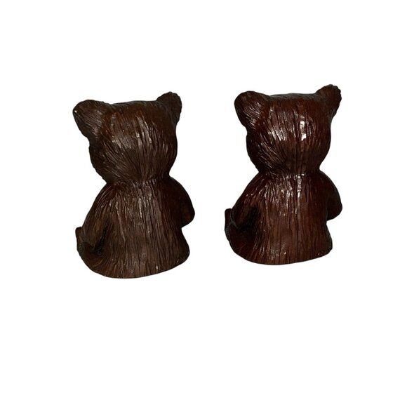 2 Twin Bear Cub Figurine 1986 Carved Pecan Shell Resin Red Mill Mfg Co 4" - Picture 3 of 5